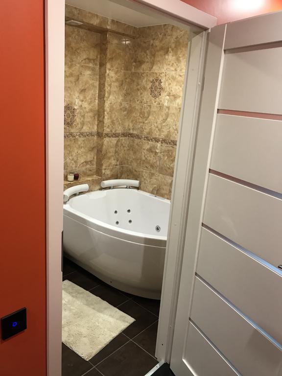 Trumpalaike Buto Nuoma Rokiskyje Su Jacuzzi 罗基什基斯 外观 照片