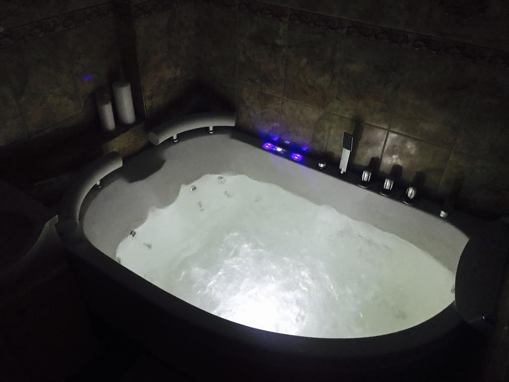 Trumpalaike Buto Nuoma Rokiskyje Su Jacuzzi 罗基什基斯 外观 照片